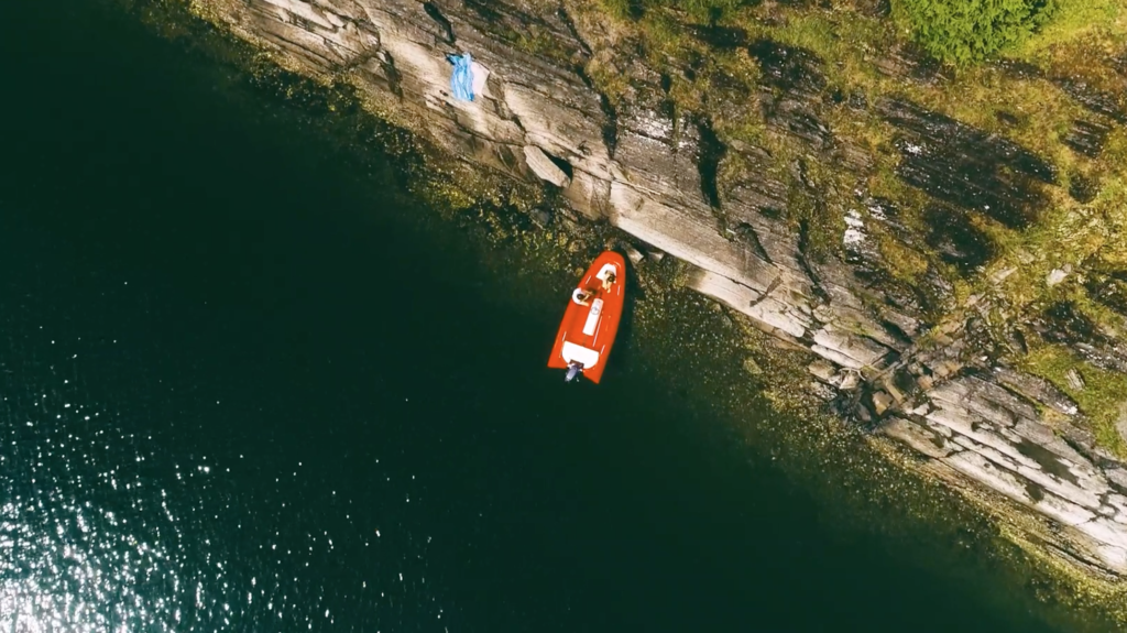 Dronebilde av båt